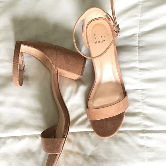 Nude block heels - Picture 2 of 8